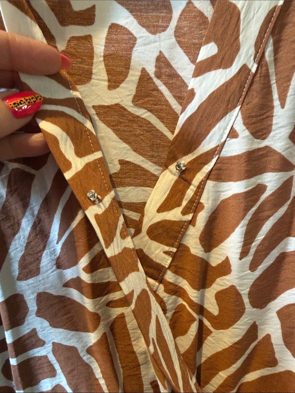 Rachel Zoe Brown and White animal print Tiered V-Neck Dress large - Picture 7 of 9